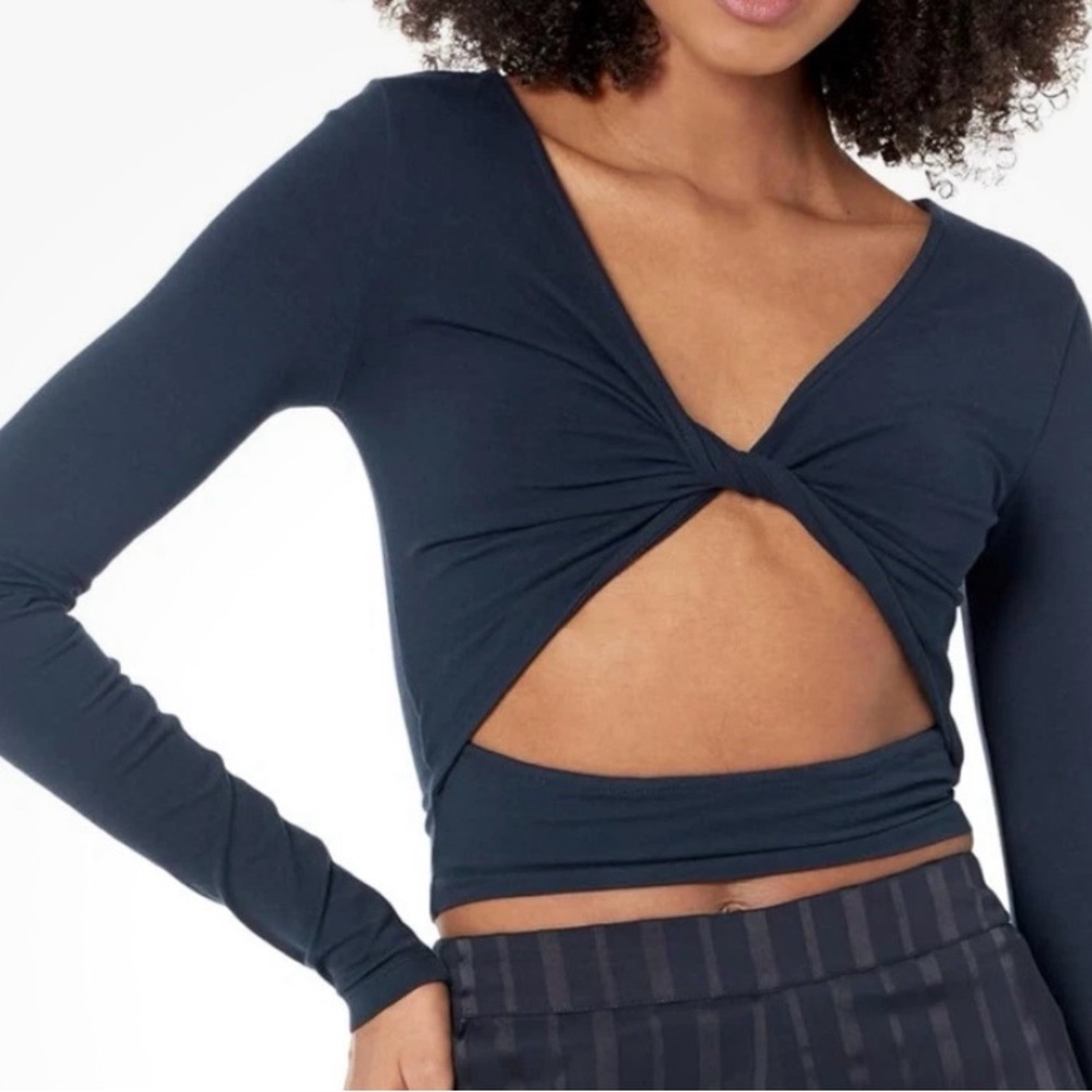 The Drop Sky Captain Twist front XL Black